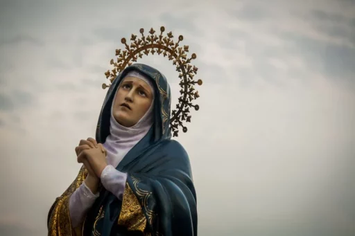 NUESTRA SEÑORA DE LOS DOLORES, bloque de mármol