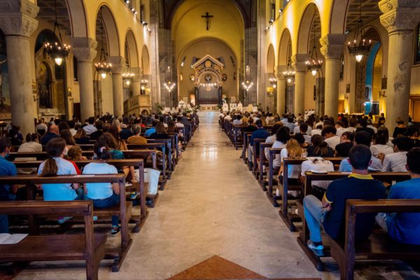 resar por los sacerdotes