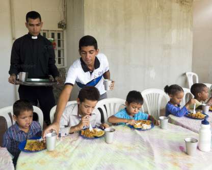 banquete de los pobres, caridad, hambre